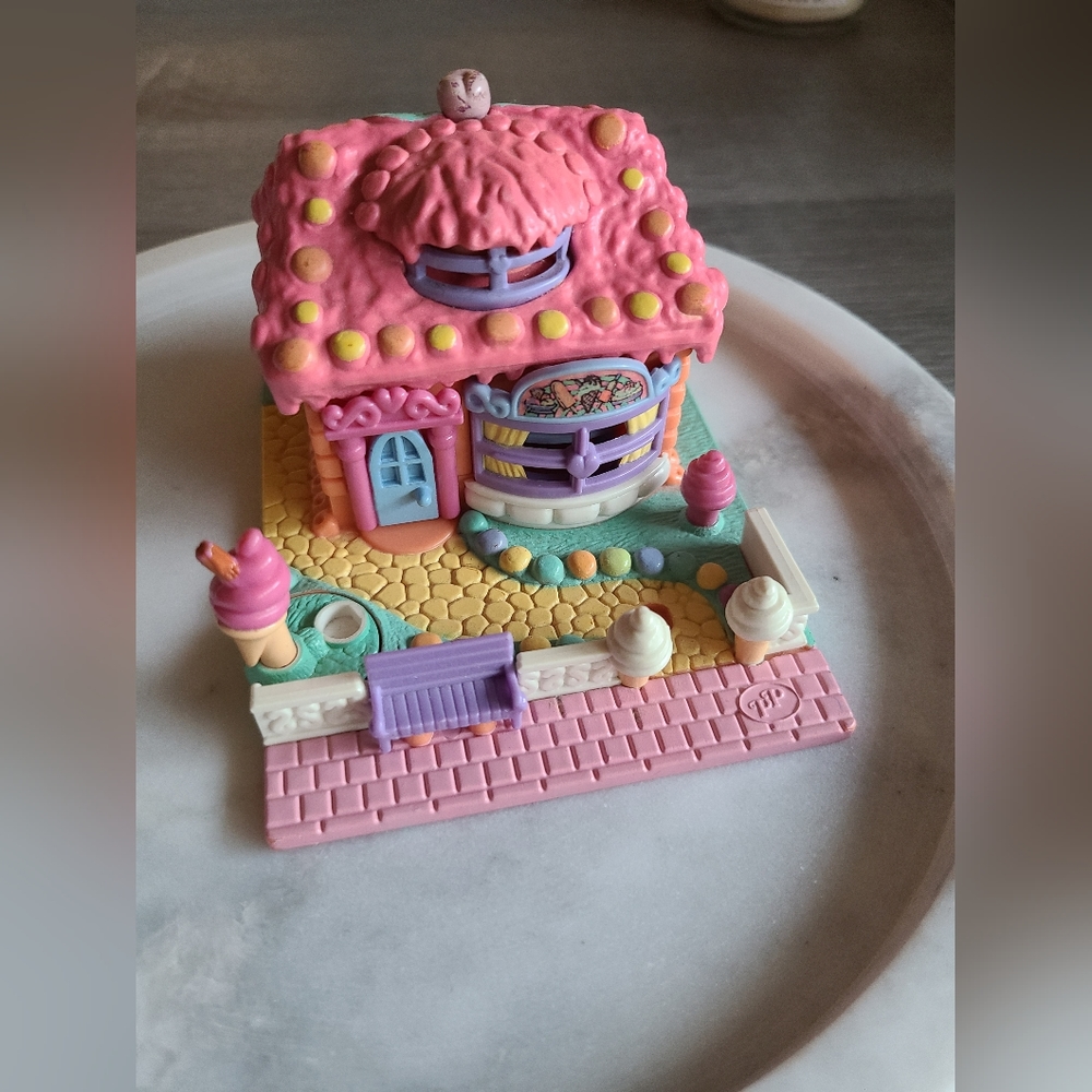 Polly Pocket Ice Cream Parlor
